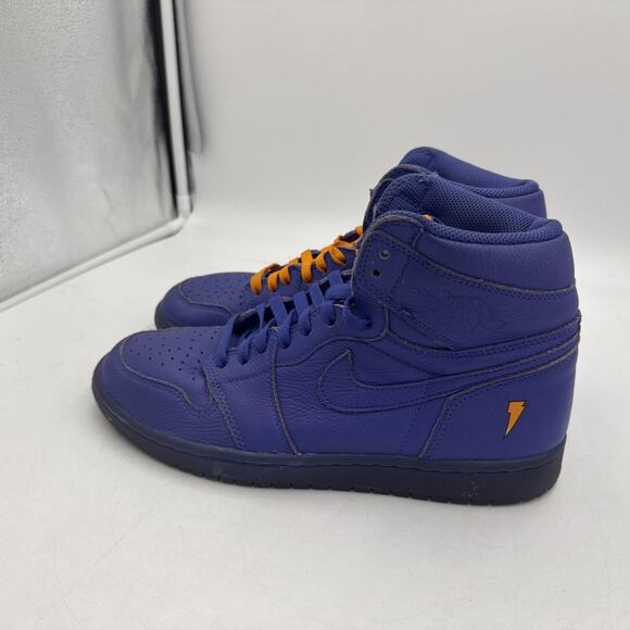 Athletic_Shoes